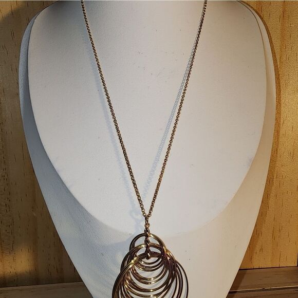 Joan Rivers Graduated Ring Pendant 18" Chain w/3" Extender NWOT - Picture 6 of 6